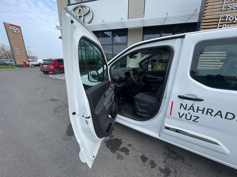 Toyota ProAce City Verso 1.5 L D manuál - fotka 11 z 29