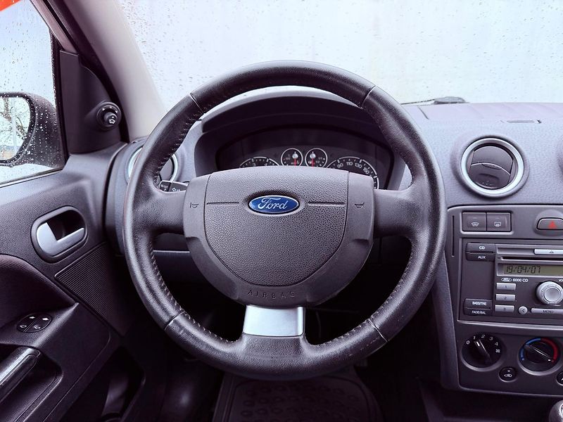 Ford Fusion 1.4, ČR, Klimatizace - fotka 15 z 22