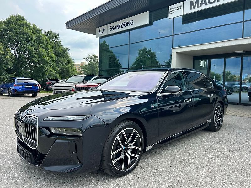 BMW Ostatní i7 xDrive 60 TV TOP 2025 - fotka 5 z 44