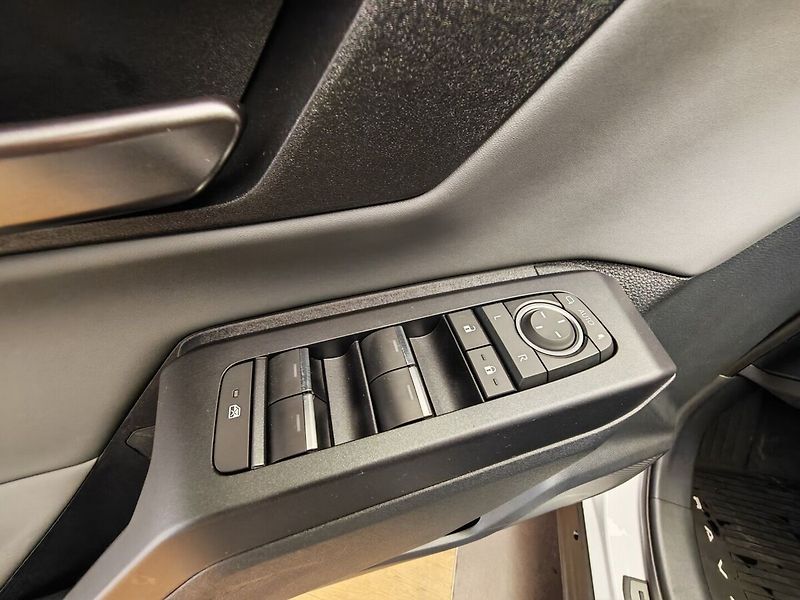Toyota RAV4 2.5 Hybrid GR Sport 4WD e-CVT - fotka 24 z 47