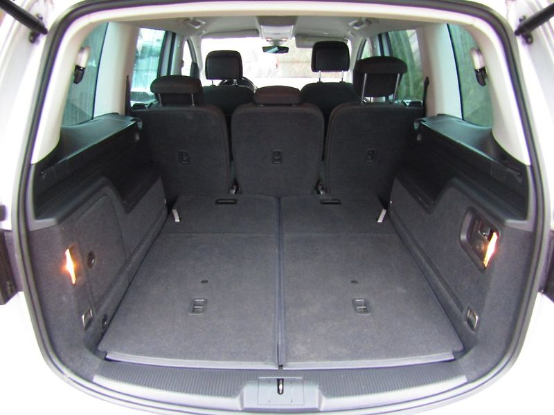 Volkswagen Sharan (2017) 2. 0 TDI 135kW DSG  ACC - fotka 21 z 40