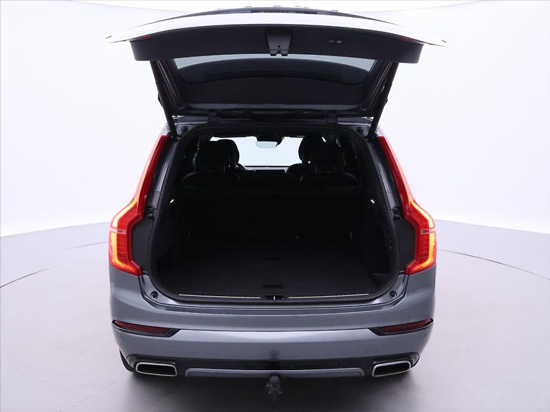 Volvo XC90 2,0 D5 Aut. AWD CZ R-Design - fotka 8 z 36