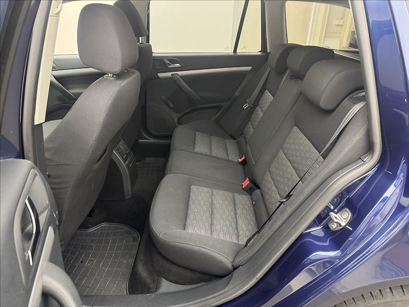 Škoda Octavia 2,0 103kW DPH 2X SADY KOL ČR - fotka 23 z 25