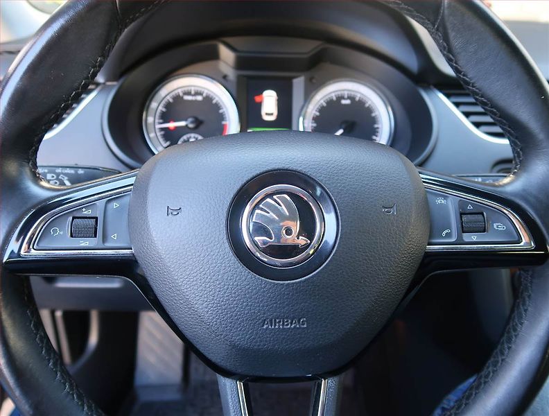 Škoda Octavia (2017) 1.6 TDI, Tempomat - fotka 15 z 18