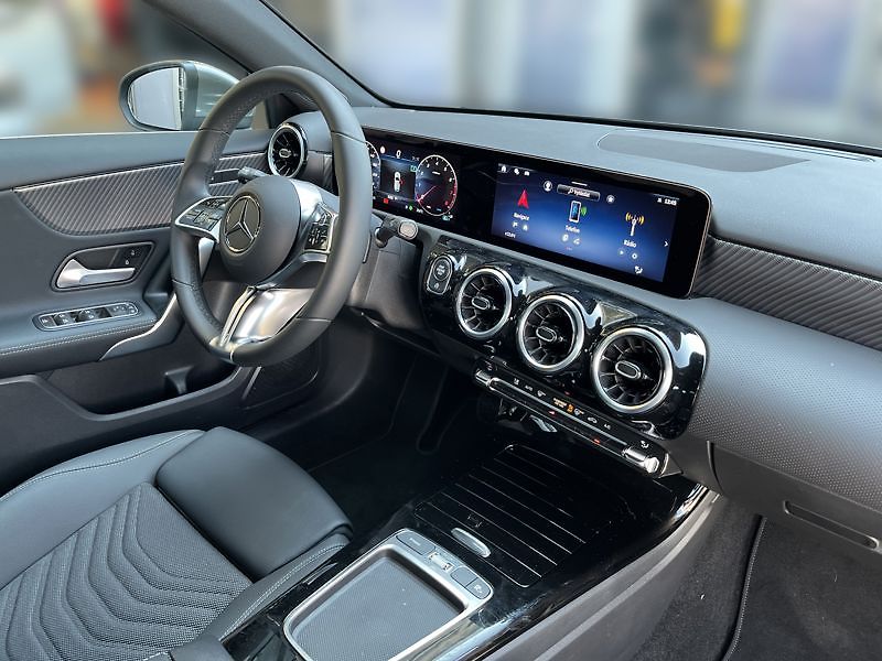 Mercedes-Benz Třídy A A-Třída 180 Progressive Editio - fotka 18 z 20