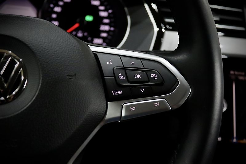 Volkswagen Passat B8 FL Var. 2.0 TSI 140 kW DSG - fotka 26 z 46