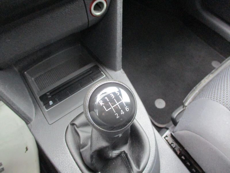 Volkswagen Touran 1.2TSi 77kW TL*L+Z PNEU*VÝHŘEV - fotka 18 z 39