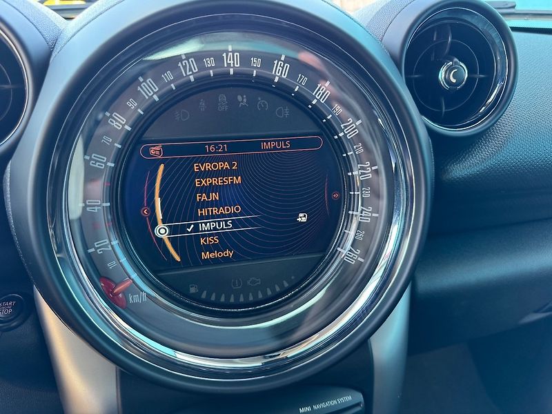 Mini Paceman (2015) 2.0 D Cooper Works - fotka 14 z 50
