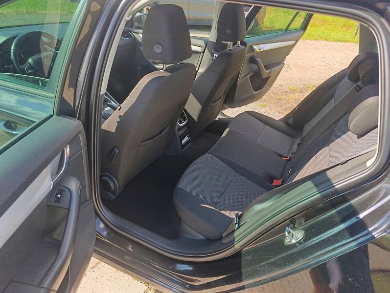 Škoda Octavia (2014) 1.6 TDi Green Line 81kw  - fotka 14 z 22