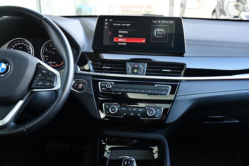 BMW X2 xDrive20d TAŽNÉ ČR PANO 1M HUD - fotka 7 z 38