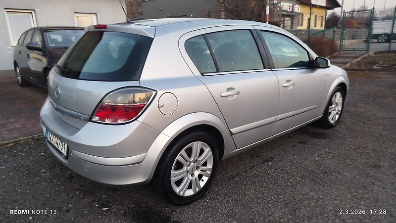 Opel Astra (2007) 1.6 16v   BEZ KOROZE - fotka 3 z 14