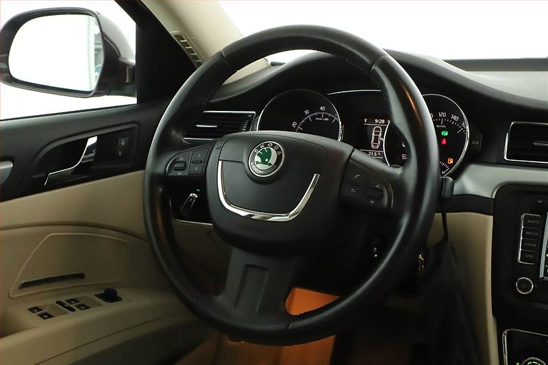 Škoda Superb (2009) 3.6 FSI V6, 4X4, Automat - fotka 8 z 19