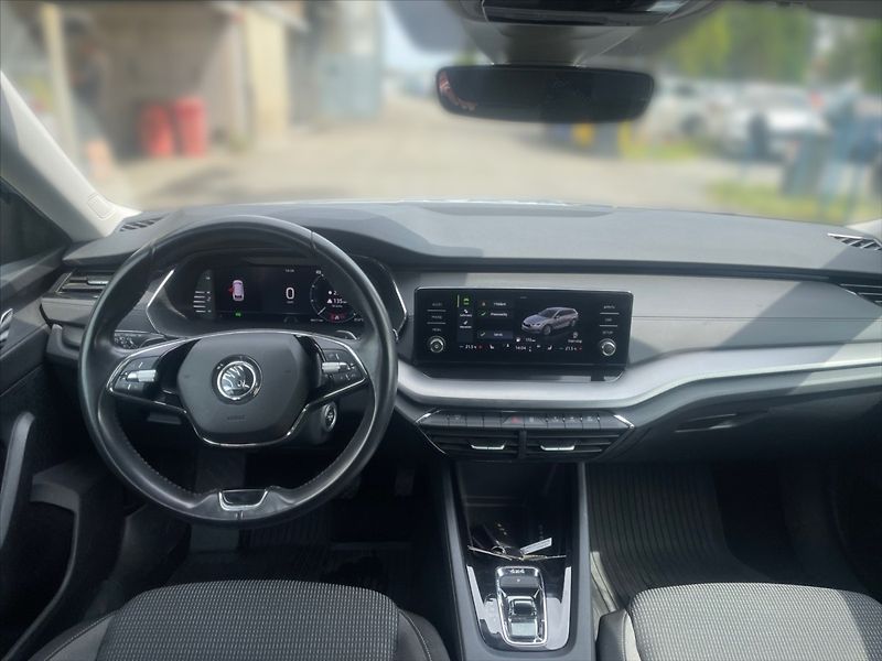 Škoda Octavia 2,0 TDI 110 4x4 Ambit AT - fotka 9 z 11