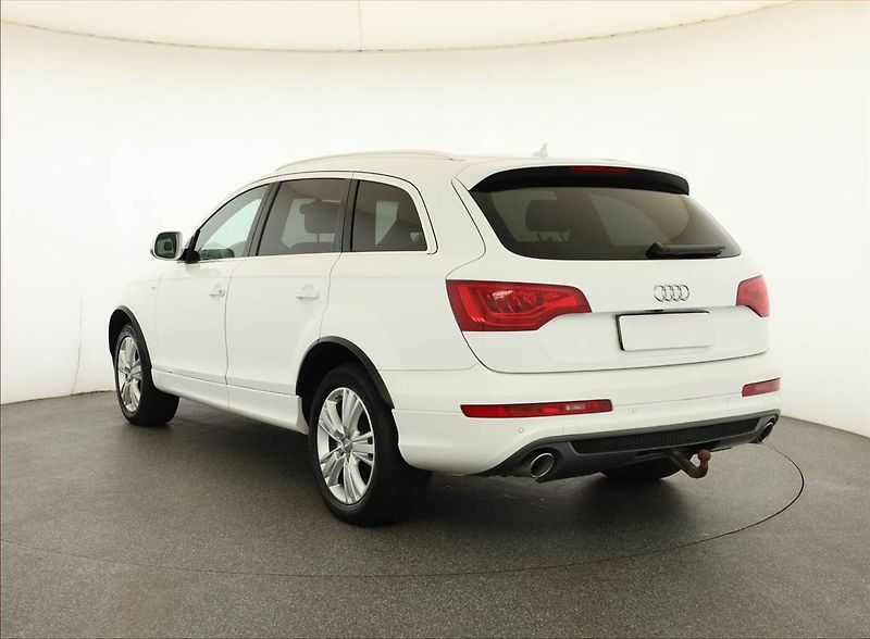 Audi Q7 (2011) S-Line 3.0 TDI, 4X4, Automat - fotka 4 z 17