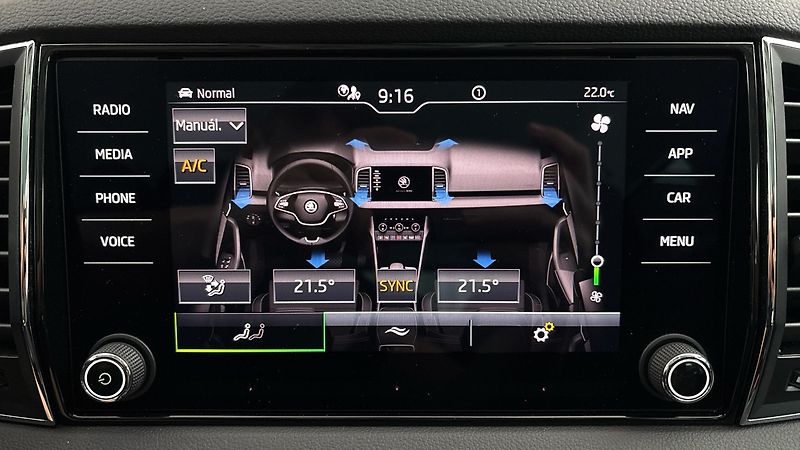Škoda Karoq 2.0 TDI DSG Style - fotka 25 z 28