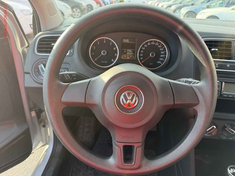 Volkswagen Polo (2009) 1.4, ČR, AC - fotka 12 z 15