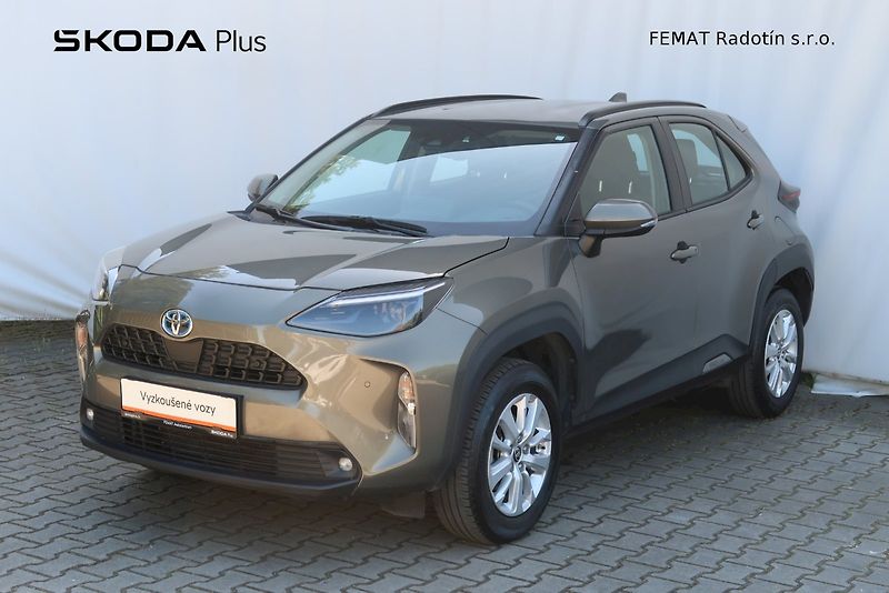 Toyota Yaris Cross (2023) Comfort Tech 1,5 Hybrid e-CVT - fotka 1 z 28