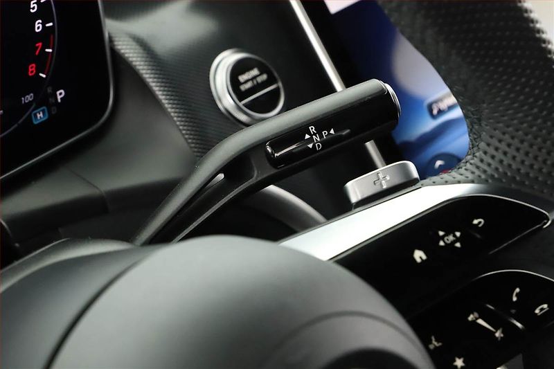 Mercedes-Benz GLC (2026) 300 e 4MATIC, AMG LINE - fotka 13 z 21