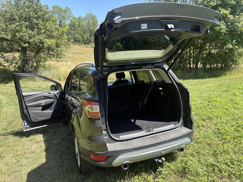 Ford Kuga (2019) Titanium 2.0 TDCi 4X4  - fotka 8 z 37