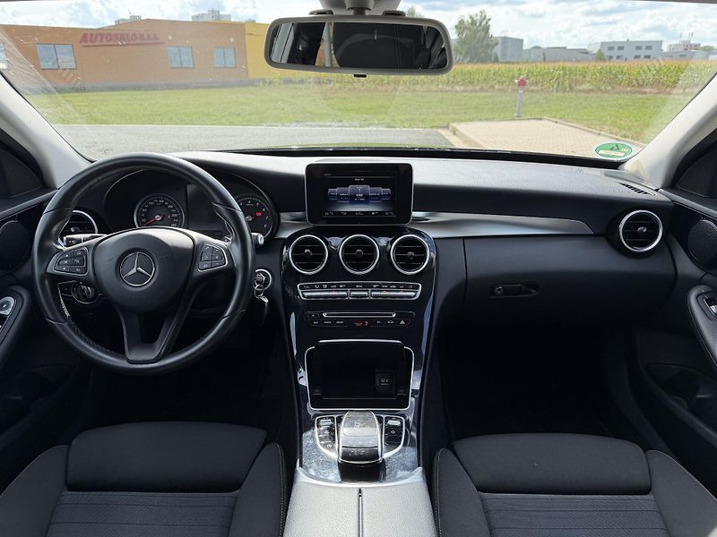 Mercedes-Benz Třídy C 180 CGI AUTOMAT LED NAVIGACE - fotka 12 z 38