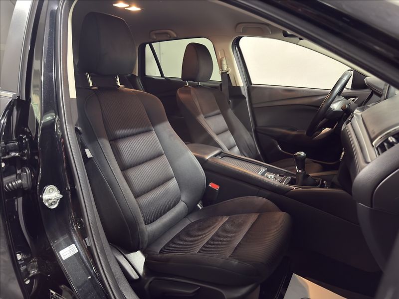 Mazda 6 2,2   D 1.MAJITEL 1.ROK ZÁRUKA - fotka 29 z 42