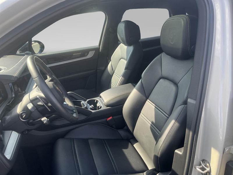Porsche Cayenne (2025) E-hybrid - fotka 15 z 29
