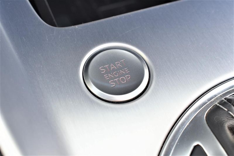 Audi TT 1.8TFSI S-Line Cabrio,B&O - fotka 33 z 50
