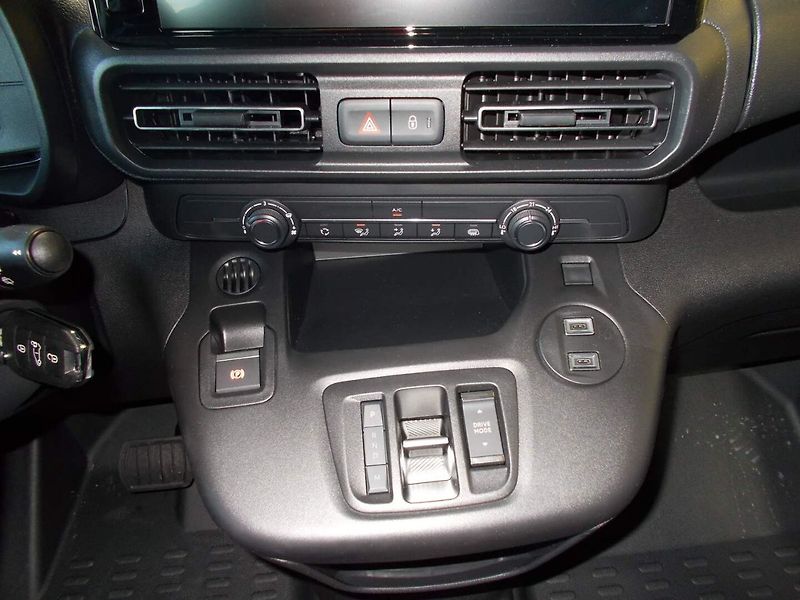 Opel Combo (2026) CrewVan L2 (XL) 1.5 CDTI (96kW - fotka 21 z 31