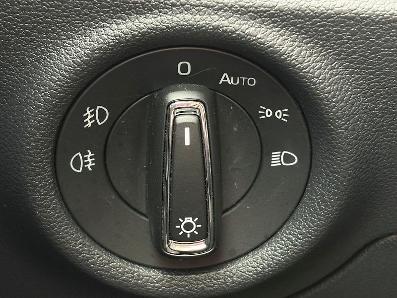 Škoda Kamiq (2024) 1.5 TSI / 110 kW / TOP SELECTI - fotka 32 z 34