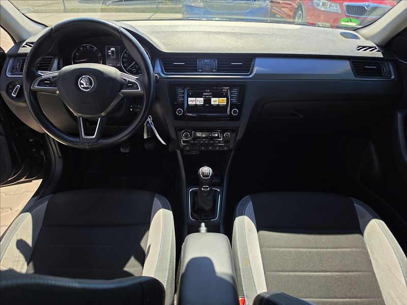 Škoda Rapid 1,2 TSi 81KW Joy TEMPOMAT ALU - fotka 23 z 48