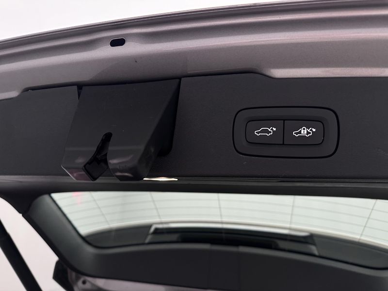Volvo V60 CC D4 AWD MOMENTUM POLESTAR  - fotka 24 z 40