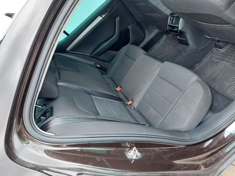 Škoda Superb (2016) III. 2.0TDi Style - fotka 30 z 37