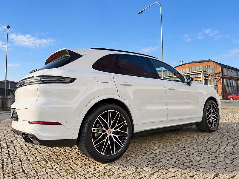 Porsche Cayenne (2024) 3.0 Sport Chrono - fotka 5 z 11