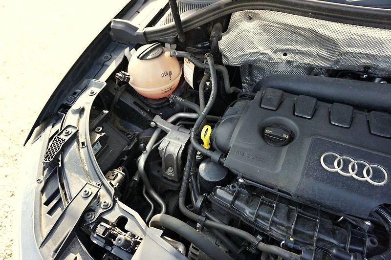 Audi Q3 (2013) 2,0 TFSI 125 kW - fotka 40 z 45