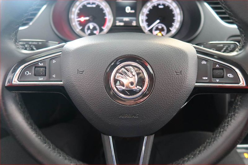 Škoda Octavia (2018) 1.6 TDI, ČR,1.maj, Tempomat - fotka 14 z 17