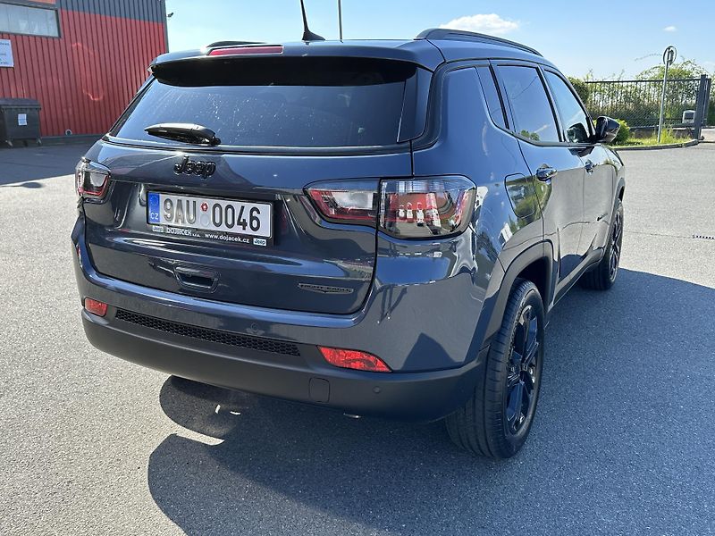 Jeep Compass (2023) 1.3 130k Night Eagle, CZ - fotka 3 z 8