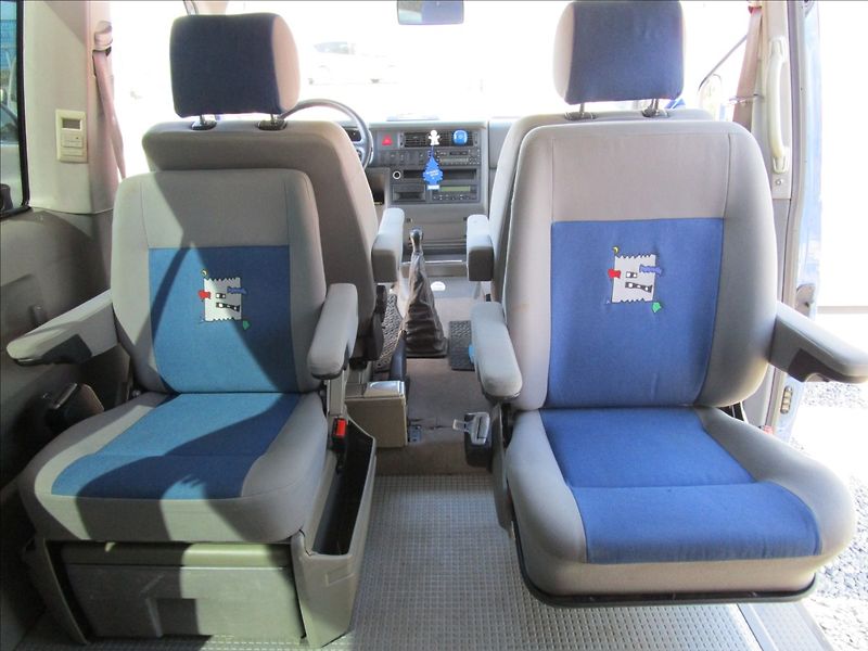 Volkswagen Multivan 2.5TDi 111kW, Atlantis, 7 míst - fotka 29 z 53
