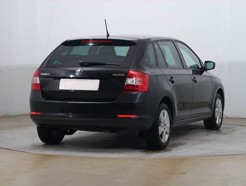 Škoda Rapid (2015) Spaceback 1.4 TSI, Automat - fotka 5 z 16