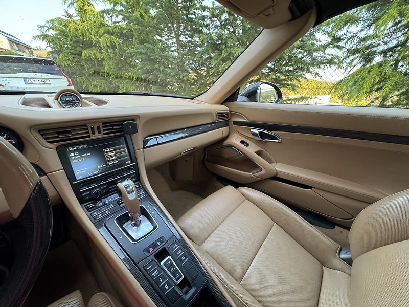 Porsche 911 (2012) - fotka 3 z 9