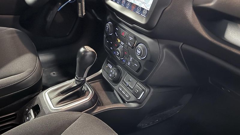 Jeep Renegade (2022) 1.3 T4 PHEV,REZERVOVÁNO  - fotka 17 z 26