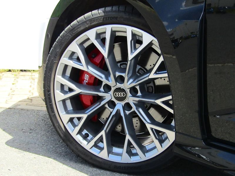 Audi RS 3 (2024) 2,5 TFSI Quattro 294KW - fotka 15 z 30
