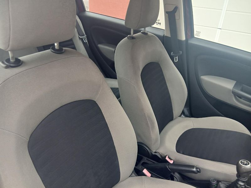 Fiat Grande Punto 1.4i 57 kW  - fotka 15 z 29
