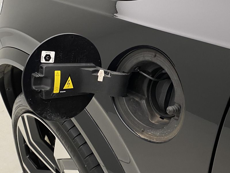 Volvo XC90 T8 AWD RECHARGE REZERVACE - fotka 42 z 74