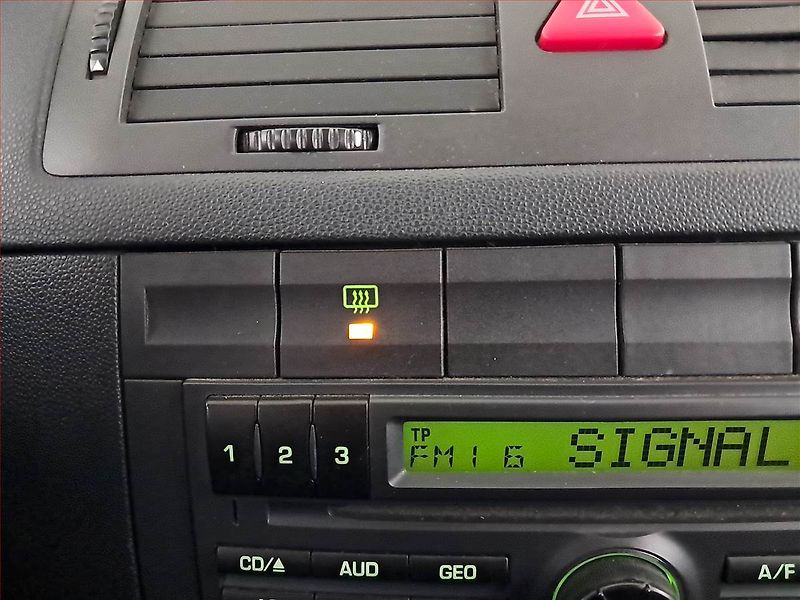 Škoda Fabia (2006) 1.2 12V, po STK, jezdí výborně - fotka 15 z 17
