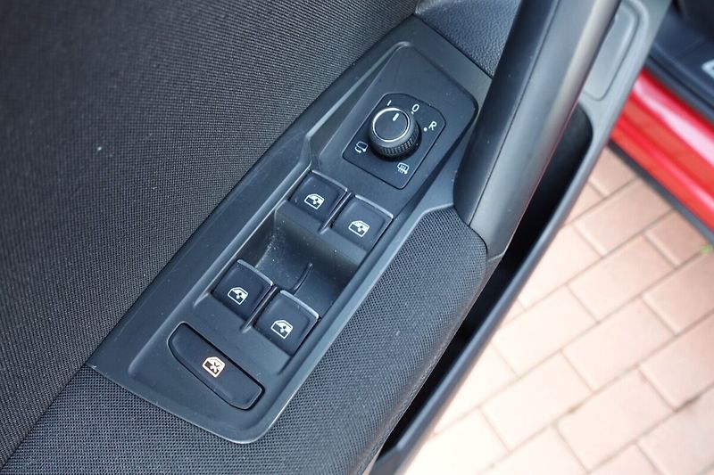 Volkswagen Tiguan 1.5 TSI EVO 110 kW Life - fotka 9 z 32