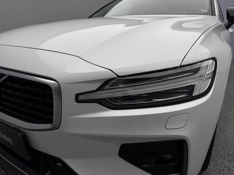Volvo V60 T4 R-DESIGN AUT - fotka 18 z 47