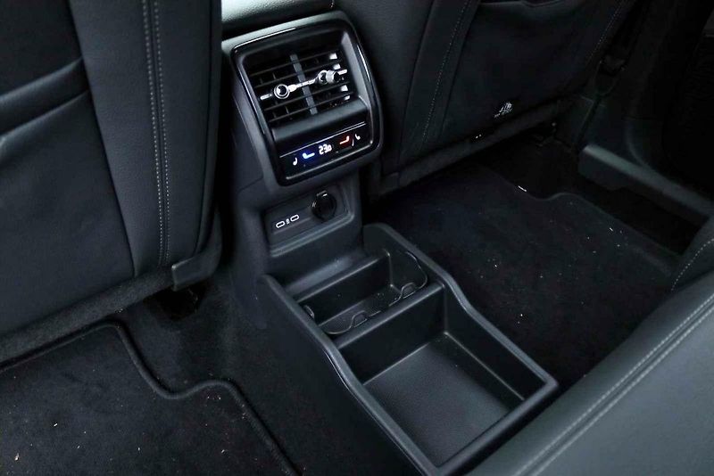 Škoda Kodiaq je u českých rodin jednoznačný favorit. Nepatří mezi nejlevnější, prostorem a praktičností však patří na špičku segmentu.