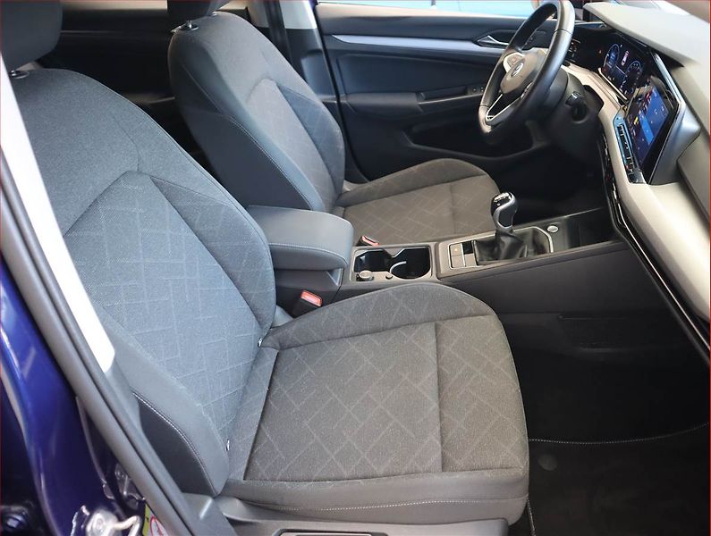 Volkswagen Golf (2022) Life 2.0 TDI, Serv.kniha, Navi - fotka 9 z 18