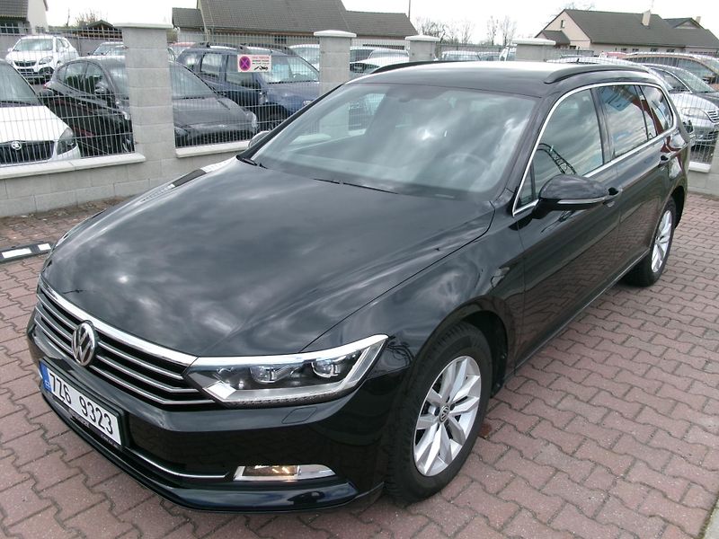 Volkswagen Passat Variant (2018) 1,5TSI AC NAVI ACC BT - fotka 1 z 39