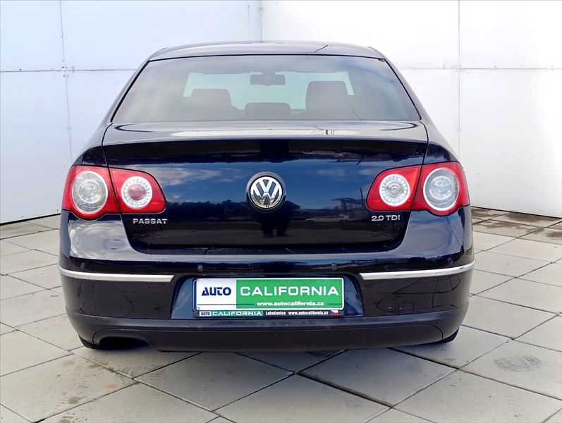 Volkswagen Passat 2,0 TDi Bi-xenon,Kůže,Tempomat - fotka 8 z 30